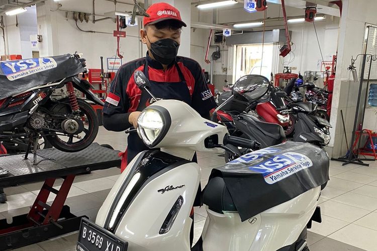 Ilustrasi servis Yamaha di Grand Filano di bengkel Yamaha