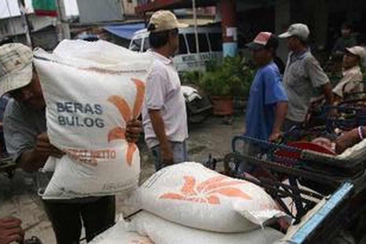 ilustrasi beras untuk warga miskin