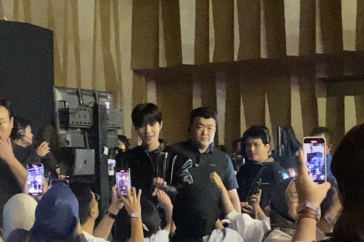 Hwang In Youp Fan Meeting, Indra Herlambang: Aktor Paling Fan Service di Dunia