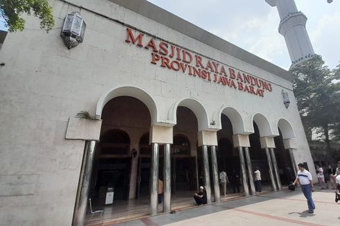 4 Aktivitas di Masjid Raya Bandung, Tak Hanya Ibadah