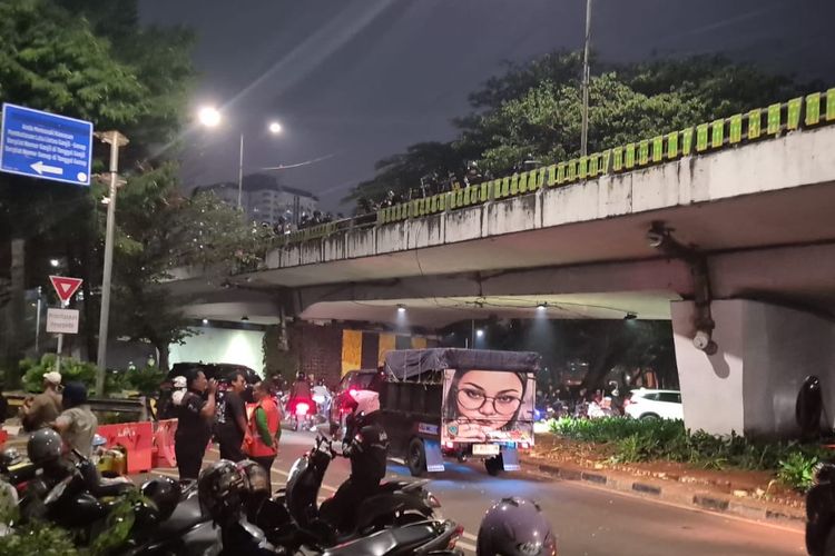 Massa Demo Bubar, Jalan Gerbang Pemuda Jakpus Dibuka untuk Putar Balik