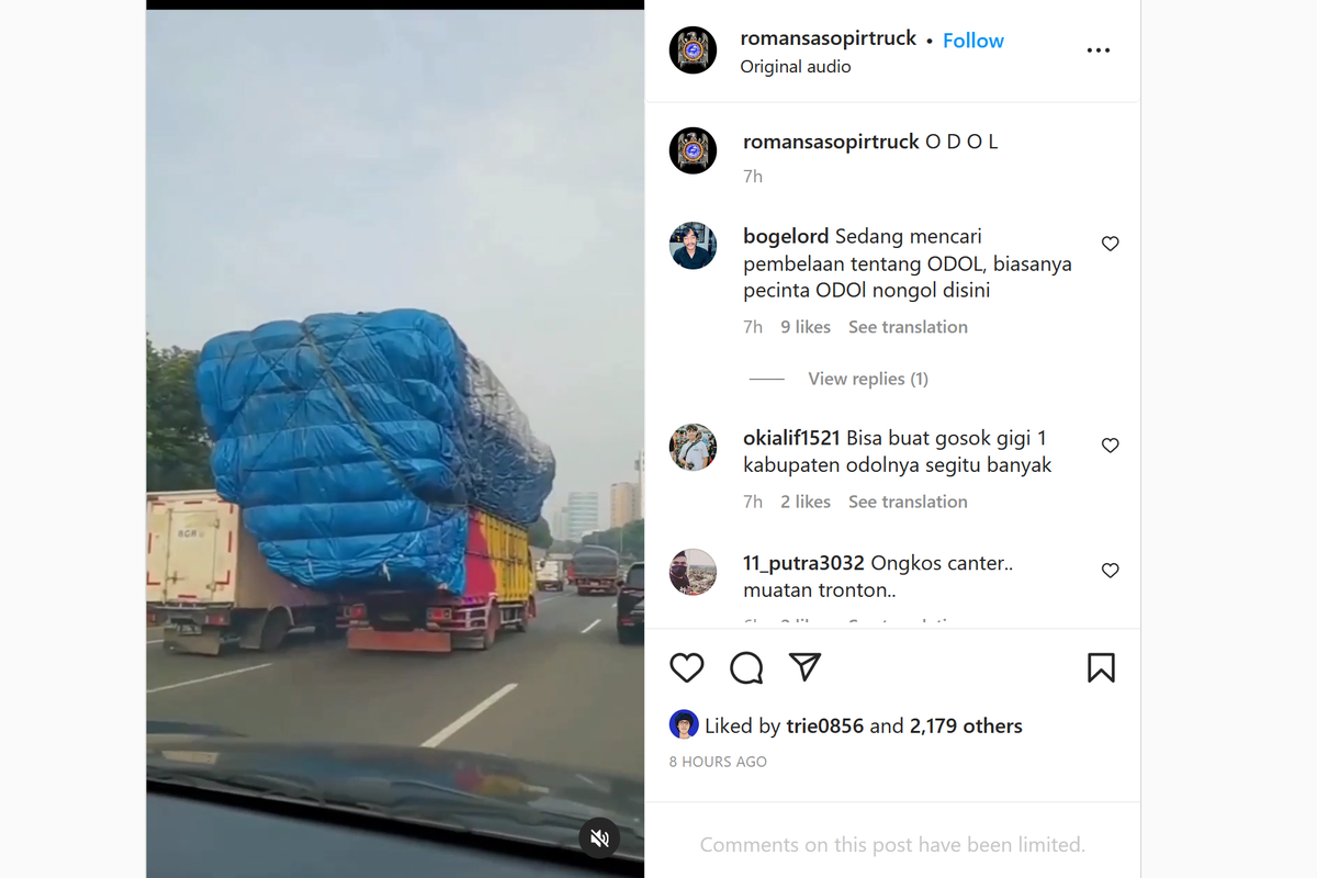  Video truk Over Dimension & Over Load (ODOL) tertangkap kamera sedang melaju di jalan tol. 