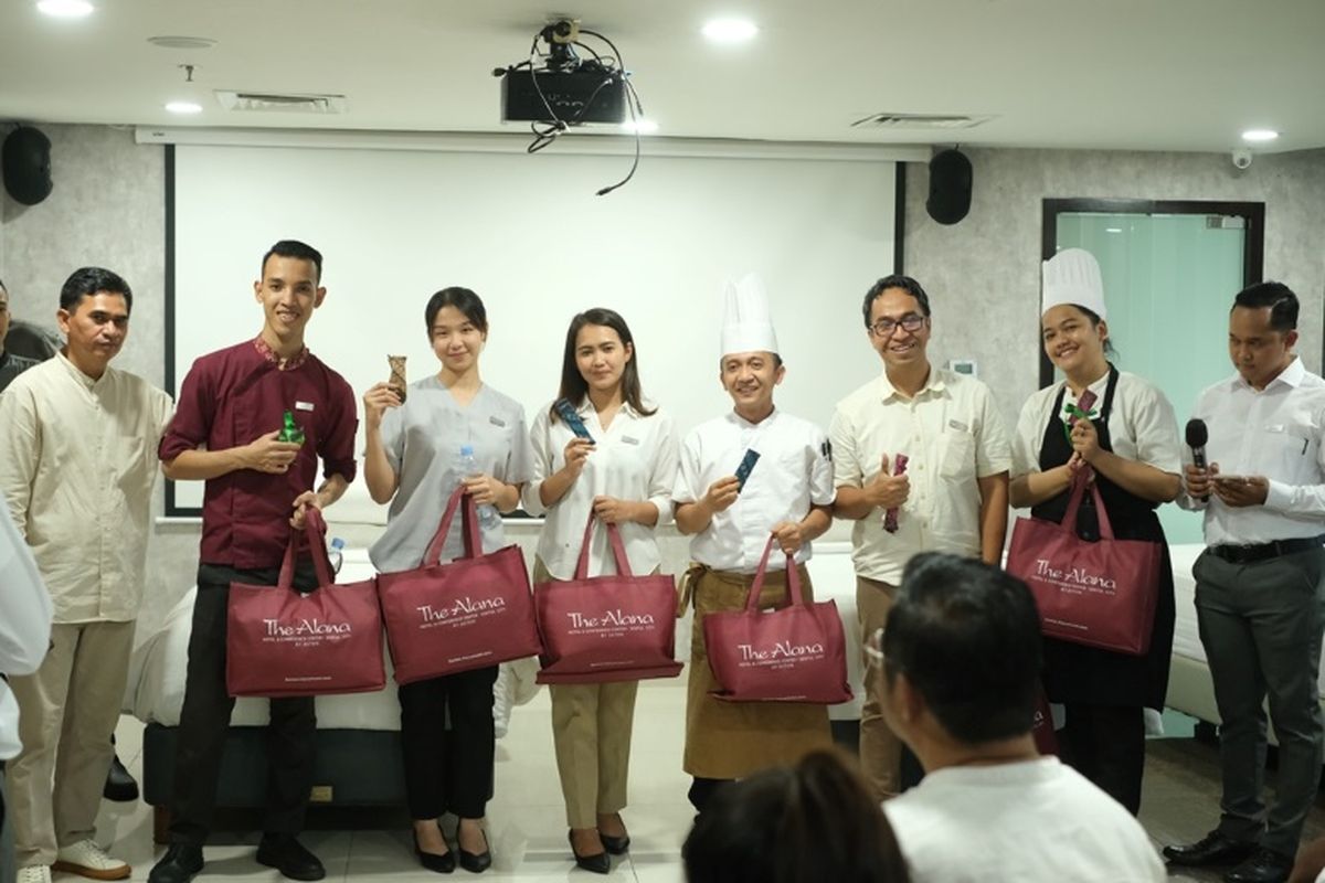 The Alana Sentul dan NEO+ Green Savana Sentul menggelar Housekeeping Week 2024 untuk mengapresiasi tim housekeeping sekaligus mempererat hubungan antarkaryawan lintas divisi.