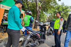 111 Kendaraan Diberhentikan Saat Razia Uji Emisi di Taman Anggrek