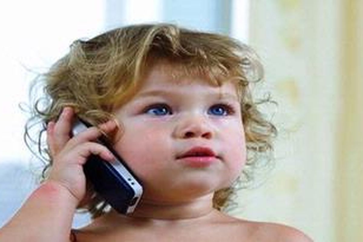 Anak di bawah usia 12 tahun sebaiknya tidak dibiarkan terpapar ponsel.