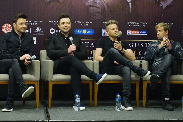 Shane Filan, Mark Feehily, Nicky Byrne, dan Kian Egan yang tergabung dalam Westlife dalam jumpa pers di ICE, BSD City, Tangerang, Rabu (7/8/2019).