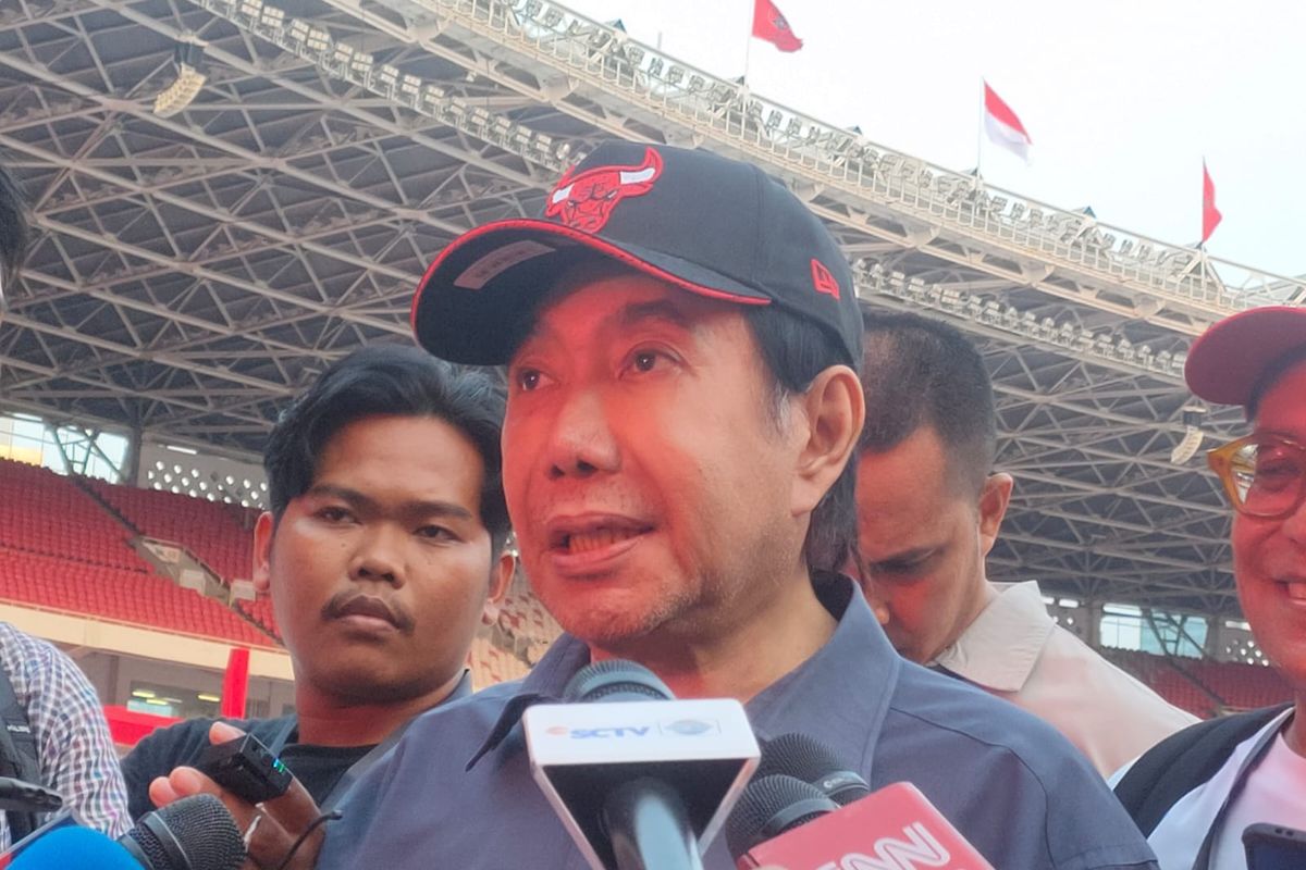Putra proklamator Soekarno, Guruh Soekarnoputra di Stadion Utama Gelora Bung Karno, Jakarta, Kamis (22/6/2023).