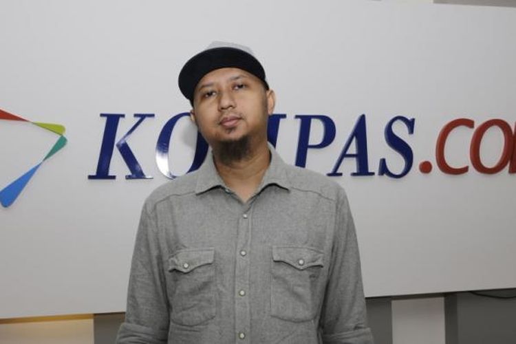 Sutradara Anggy Umbara usai wawancara di newsroom Kompas.com, Gedung Kompas Gramedia, Jakarta Pusat, Kamis (10/9/2015). KOMPAS.com / FIKRIA HIDAYAT