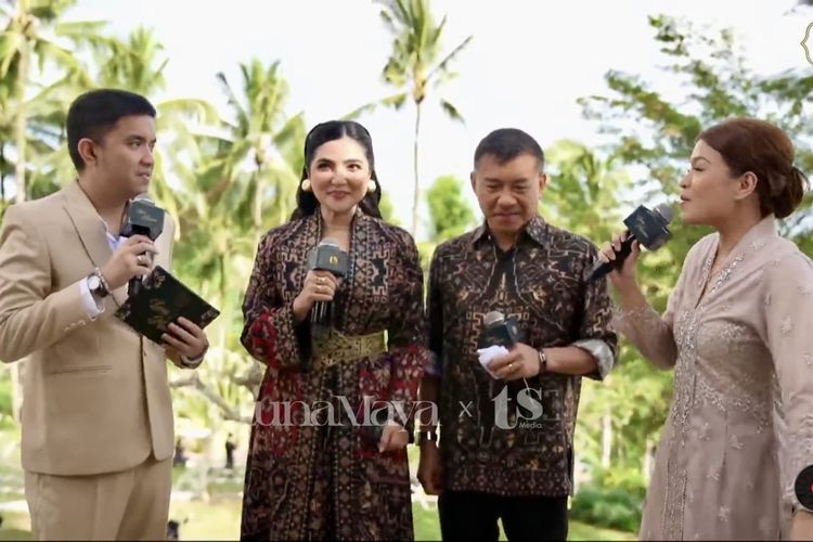 Anang Hermansyah dan Ashanty Kompak Pakai Batik di Pernikahan Luna Maya dan Maxime Bouttier