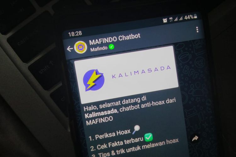 Chatbot Kalimasada hasil kobaroasi MAFINDO dan WhatsApp yang memudahkan masyarakat mengecek kabar hoaks yang beredar.