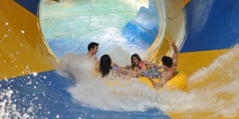 Wahana di Snowbay waterpark, Jakarta.