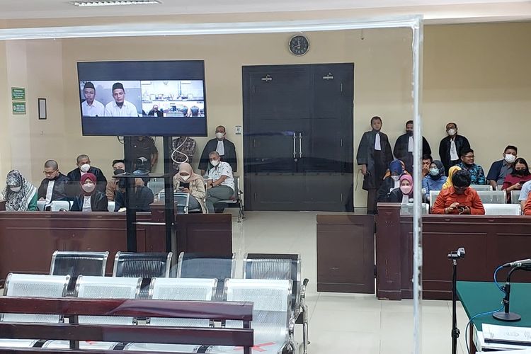 Sidang kasus dugaan korupsi Pasar balung Kulon kabupaten Jember di Pengadilan Tipikor Surabaya