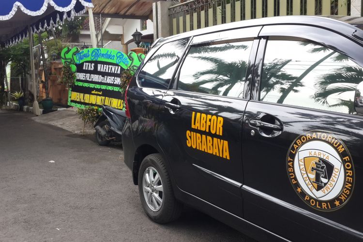 Suasana di kediaman mantan Wakapolda Sumatera Utara Kombes Pol (Purn) Agus Samad di Perum Bukit Dieng, Kelurahan Pisang Candi, Kecamatan Sukun, Kota Malang, Kamis (1/3/2018) 