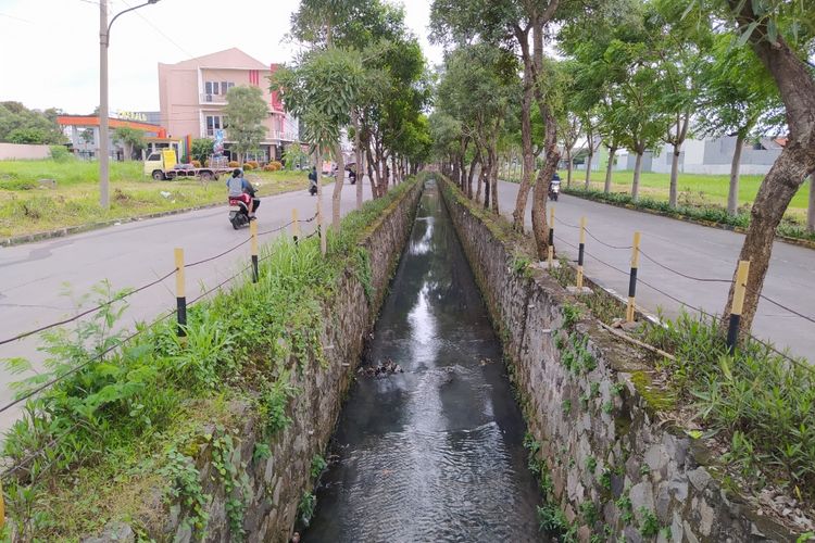 Got yang berada di Jalan Raya Grand Duta inilah TKP seorang jambret jadi bulan-bulanan warga sekitar.