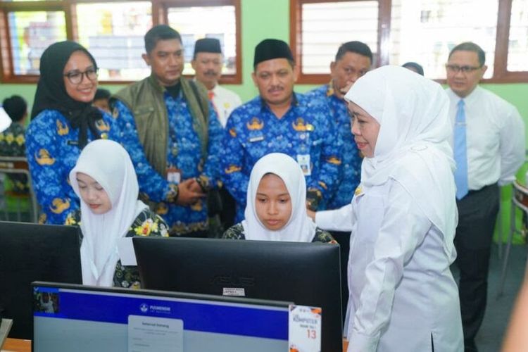 Jatim Tertinggi SNBP 7 Tahun, Khofifah Instruksikan Disdik Sisir Penerima KIP