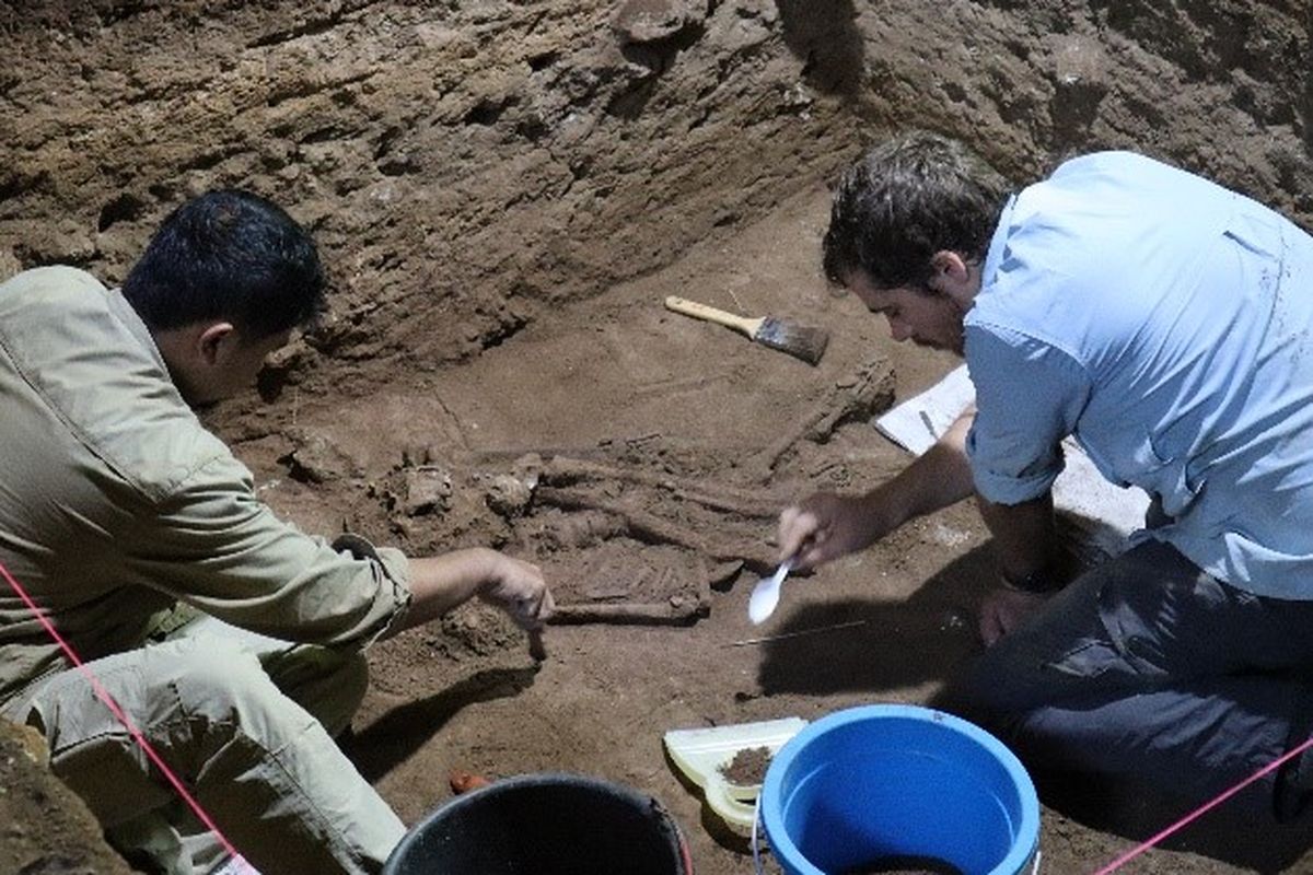 Penemuan bukti operasi amputasi tertua yang terjadi pada zaman batu.