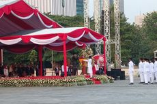 Upacara HUT Ke-78 RI di Monas, Pejabat dan Pegawai Pemprov DKI Kompak Kenakan Pakaian Adat Betawi