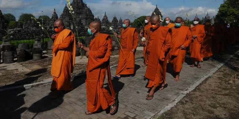6 agama di indonesia beserta tempat ibadah dan hari rayanya