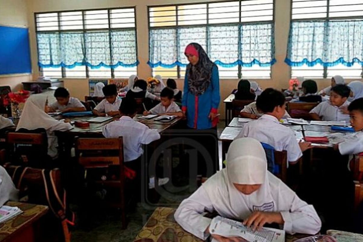 Tak Ada PHK Massal Guru Non-ASN, Pemerintah: Intinya Tetap Bertugas