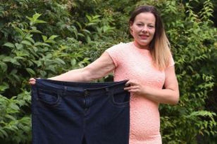 Sarah Turner (27) berhasil berhenti dari kebiasaannya minum 4 liter softdrink setiap hari dan bobot tubuhnya turun sampai 50 kg.