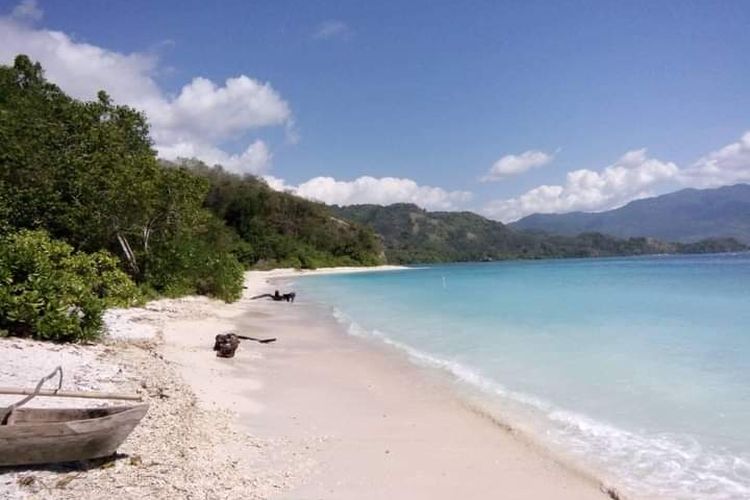 Foto: Pantai Enabara di Desa Aewora, Kecamatan Maurole, Kabupaten Ende, NTT.