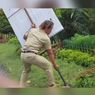 Video Viral Kades di Banjarnegara Robohkan Papan Reklame, Ini Penyebabnya