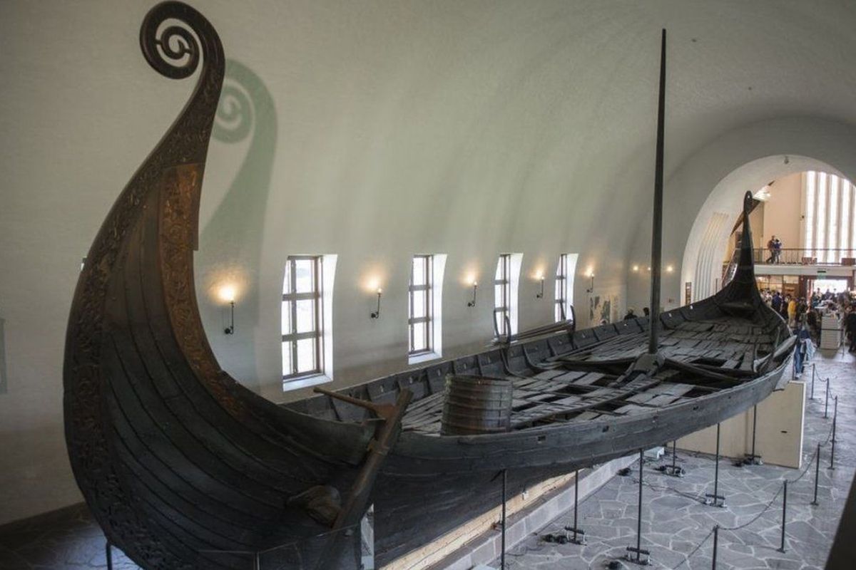 Kapal panjang yang terkubur di Gjellestad akan terlihat seperti kapal Oseberg terkenal yang dipamerkan di Oslo.