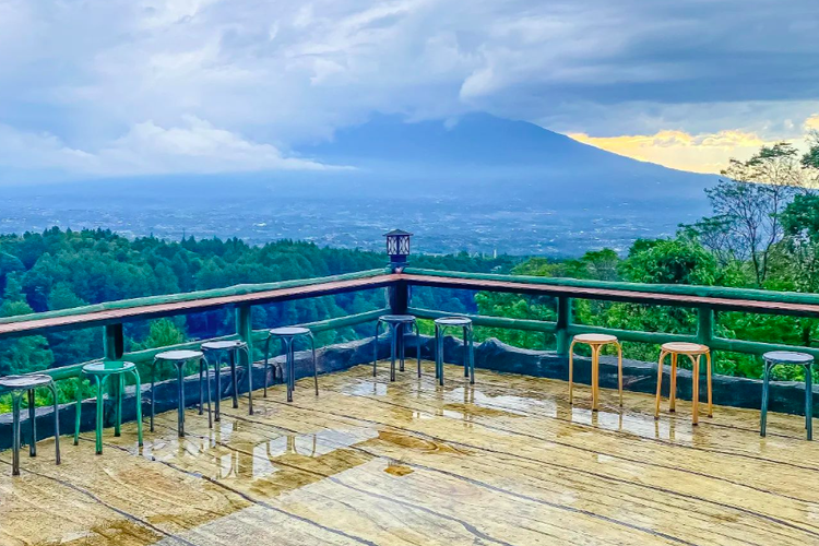 Panorama Gunung Salak dari The Farm Pancawati Bogor