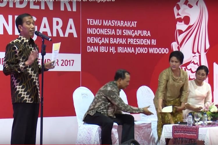 Jokowi dan Iriana saat temu masyarakat Indonesia di Singapura. 