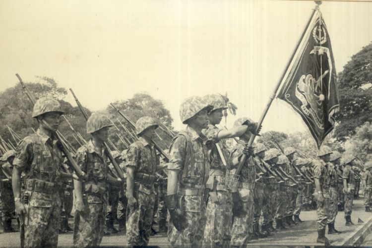 Upacara Penyerahan Panji K.K.O,di Istana Merdeka tgl. 15-11-1959