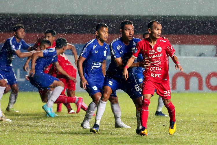 Laga PSIS vs Persija Jakarta dalam rangkaian pekan ke-14 Liga 1 2022-2023 yang berlangsung di Stadion Maguwoharjo, Sleman, Yogyakarta, pada Selasa (13/12/2022) malam WIB.