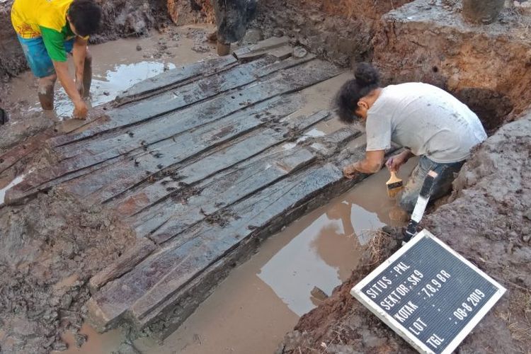 Dosen Departemen Arkeologi, Fakultas Ilmu Pengetahuan Budaya Universitas Indonesia (UI) Ali Akbar, memaparkan hasil penelitian terkait penemuan perahu kuno di desa Lambur, Jabung Timur, Provinsi Jambi.
