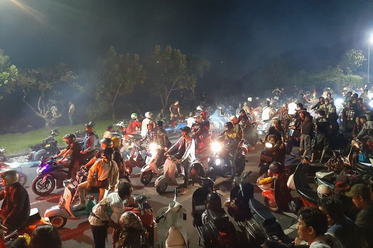 Pulau Pandawa sebagai camping ground perhelatan VWD diramaikan oleh pecinta Vespa dari berbagai penjuru negeri, Sabtu (11/6/2022).