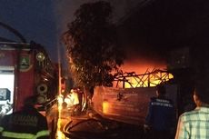 Bengkel Mobil di Bawah Flyover Merak Terbakar, Terdengar Ledakan