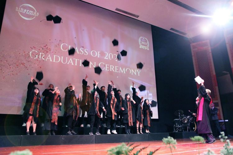 Seremoni kelulusan kelas 2023 Sinarmas World Academy (SWA) digelarpada 31 Mei 2023 di BSD, Kota Tangerang Selatan, Banten.