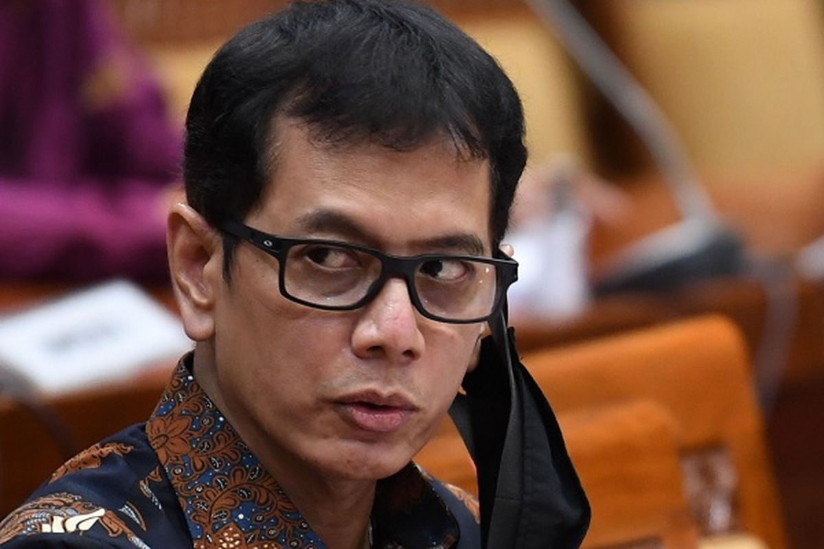 Indonesia's former Minister of Tourism and Creative Economy Wishnutama Kusubandio has been named the president commissioner of the country?s largest mobile phone operator, Telkomsel. 