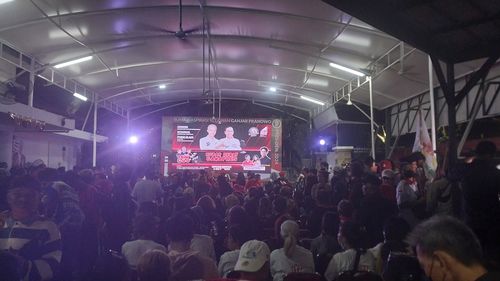 Nobar Debat Cawapres di Rumah Aspirasi Ganjar-Mahfud, Relawan Penuhi Halaman