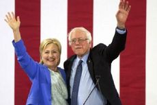 Bernie Sanders Berikan Dukungan Kuat kepada Hillary Clinton