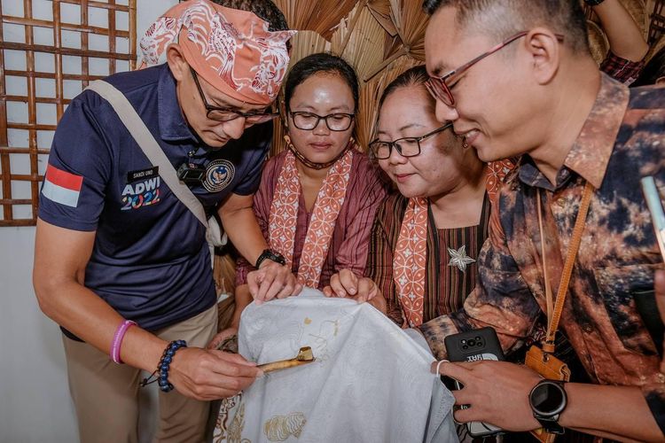 Menparekraf Sandiaga saat Visitasi 50 Desa Wisata Terbaik ADWI 2022 di Desa Wisata Tepus, Gunung Kidul, Yogyakarta, Rabu (31/8/2022)