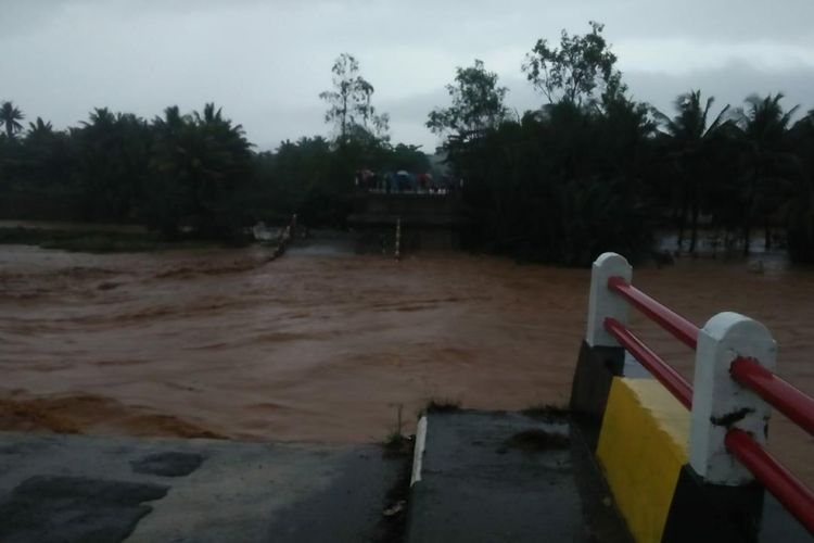 Jembatan Cipatujah Putus Diganti Sementara Dengan Jembatan