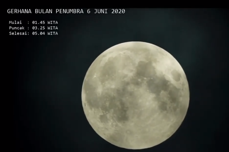 Foto pengamatan gerhana bulan penumbra pukul 01.58 WITA, Sabtu (6/6/2020)
