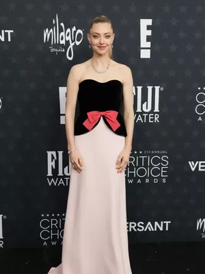 Amanda Seyfried dalam Critics Choice Awards 2026.