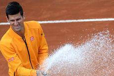 Ketika Hidung Mancung Djokovic Tersambar Tutup Botol Sampanye