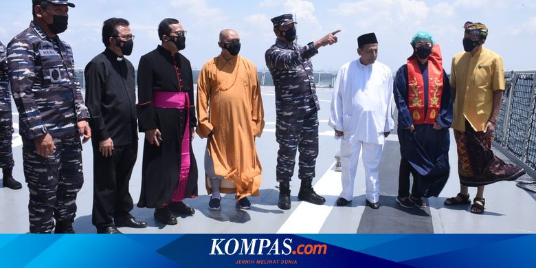 TNI AL Gelar Doa Lintas Agama di KRI Semarang-594 - Vimarsana News