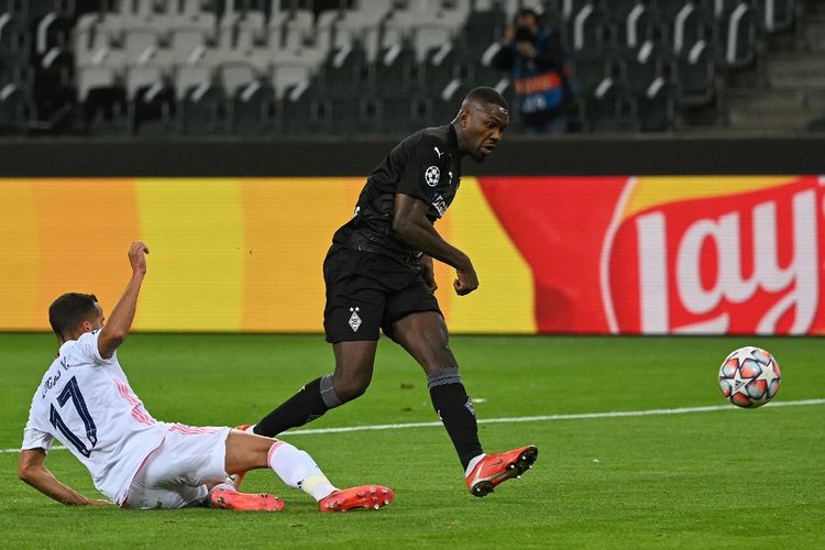 Proses gol pemain Borussia Moenchengladbach Marcus Thuram ke gawang Real Madrid pada laga matchday kedua Grup B Liga Champions di Stadion Borussia Park, Selasa (27/10/2020) atau Rabu dini hari WIB. 