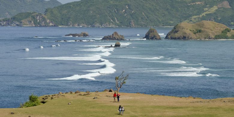 Kawasan Ekonomi Khusus (KEK) Mandalika mulai menancapkan diri sebagai salah satu destinasi wisata yang wajib dikunjungi pelancong saat bertandang ke Pulau Lombok, di Nusa Tenggara Barat.