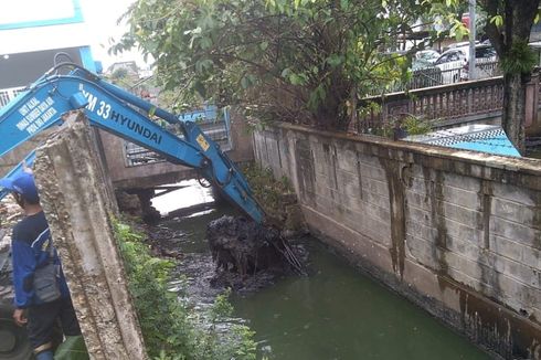 Antisipasi Banjir, Saluran Inlet dan Outlet di Waduk Sulirang Dikeruk