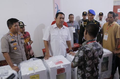 Wali Kota Hendi Minta KPPS Tegur Pemilih yang Lama di Bilik Suara