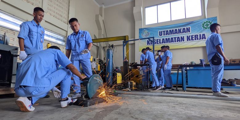 Sebanyak 29 taruna prodi Mekanisasi Perikanan Politeknik KP Sidoarjo melakukan praktik di LRMPHP Bantul, DIY.