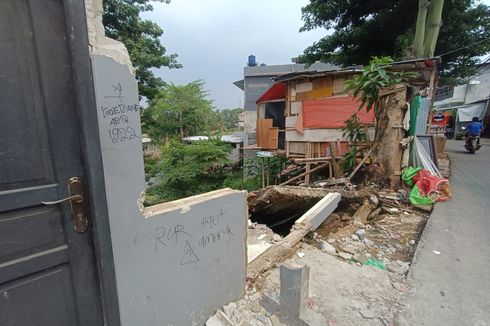 Rumah Longsor ke Kali Cipinang, Diawali Gemuruh yang Dikira Suara Gempa